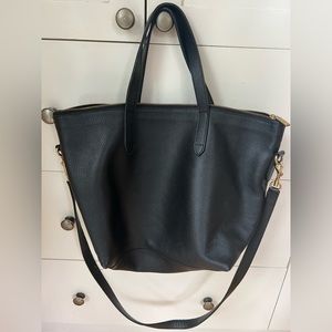 Cuyana Medium Carryall Tote Black Pebbled Leather